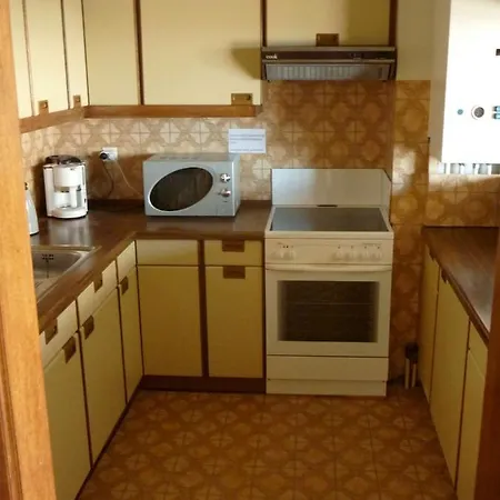 Ruim Appartement, Frontaal Zeezicht, 2 Slaapkamers, Prive Parking Mogelijk Διαμέρισμα
