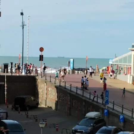 Ruim Appartement, Frontaal Zeezicht, 2 Slaapkamers, Prive Parking Mogelijk Lägenhet Blankenberge