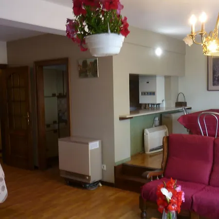 Ruim Appartement, Frontaal Zeezicht, 2 Slaapkamers, Privé Parking Mogelijk Appartamento