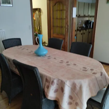 Ruim Appartement, Frontaal Zeezicht, 2 Slaapkamers, Prive Parking Mogelijk