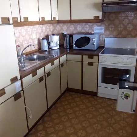 Ruim Appartement, Frontaal Zeezicht, 2 Slaapkamers, Prive Parking Mogelijk *