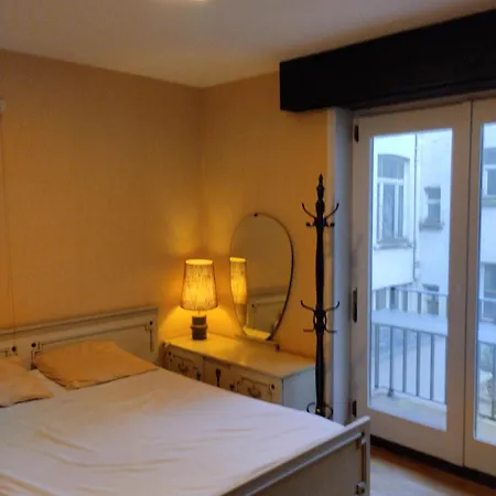 Ruim Appartement, Frontaal Zeezicht, 2 Slaapkamers, Prive Parking Mogelijk * Blankenberge